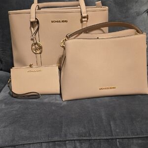 Michael Kors Beige 3-Piece Tote, Shoulder Bag & Wristlet Set - Gold Hardware